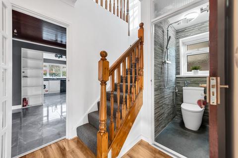16 Phoenix Drive, Keston, BR2 8HS