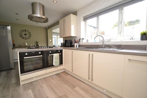 22 Croftlands, Bradford, BD10 8RW