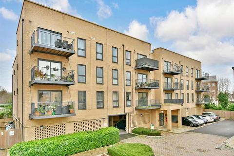 2 bedroom apartment for sale, Starboard Crescent, Chatham, Kent