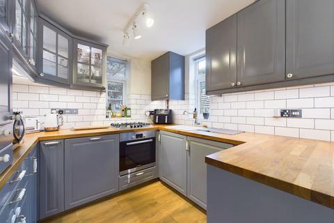 37 Kirk Road, Nottingham, NG3 6GX