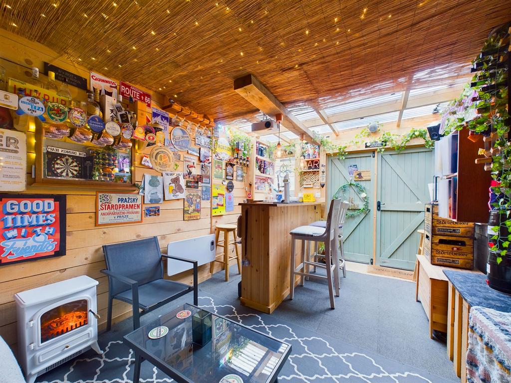 Outbuilding (Current Bar)