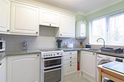 3 bedroom end of terrace house for sale, Abbots Rise, Redhill