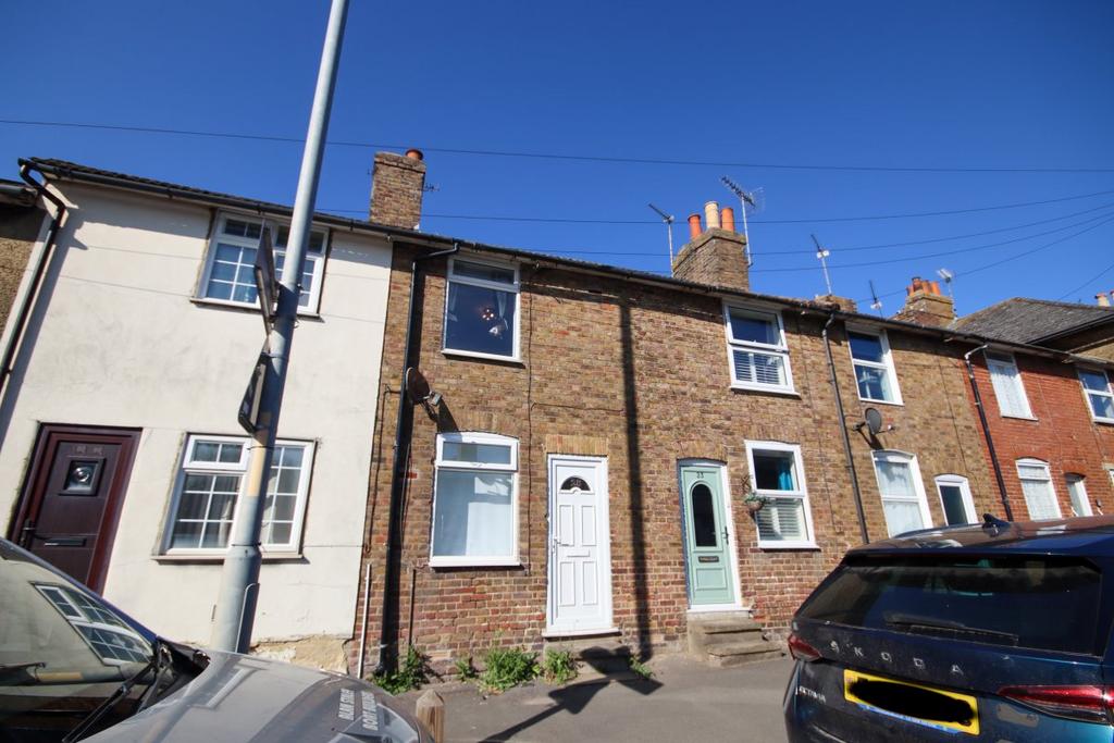 One Bedroom mid terraced House