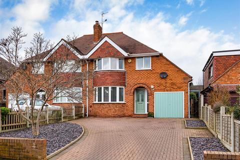 18 Charters Avenue, Codsall, Wolverhampton, WV8 2JH