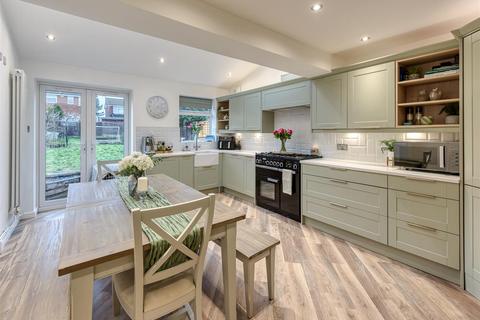 18 Charters Avenue, Codsall, Wolverhampton, WV8 2JH