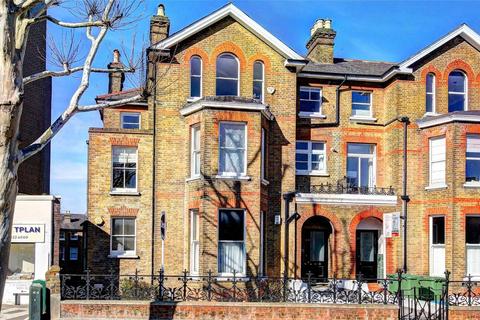 2 bedroom flat to rent, Sheen Road, Richmond TW9