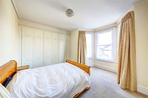 2 bedroom flat to rent, Sheen Road, Richmond TW9