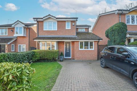 3 bedroom detached house for sale, Wendover Gardens, Brentwood