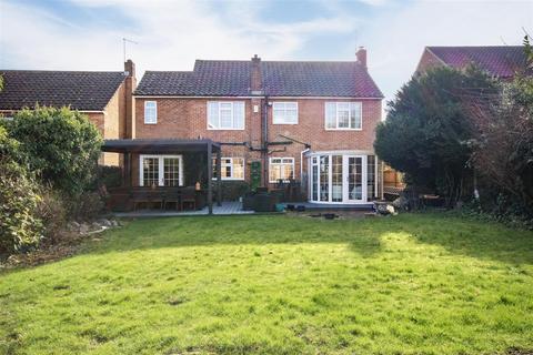 4 bedroom detached house for sale, Roselands Avenue, Hoddesdon