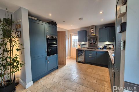 3 bedroom detached house for sale, Chapel Lane, Peterborough PE7