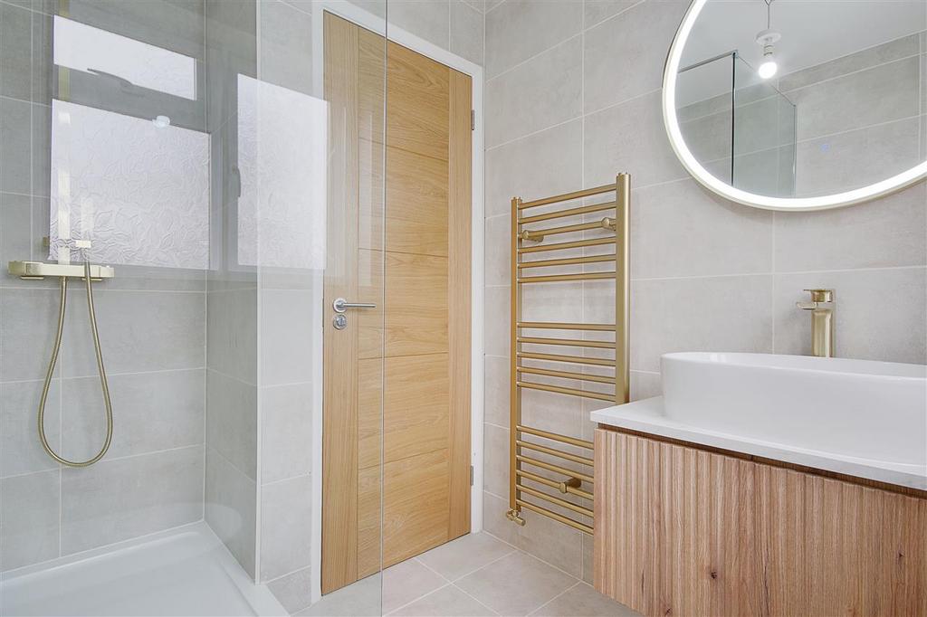 Shower Room (Alt