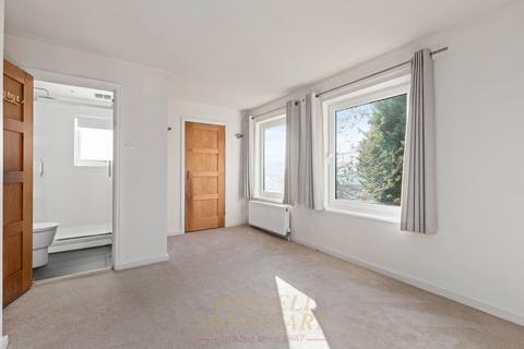 14 Estcots Drive, East Grinstead, RH19 3DA