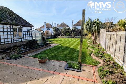 2 bedroom bungalow for sale, Coan Avenue, Clacton-on-Sea