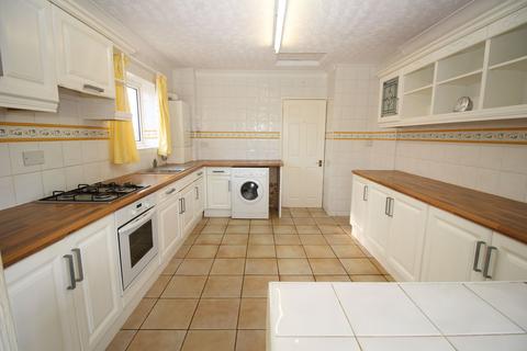 2 bedroom bungalow for sale, Coan Avenue, Clacton-on-Sea