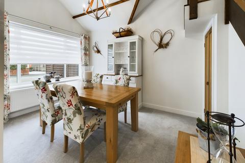 25 Fairfield, Penperlleni, Pontypool, NP4 0AP