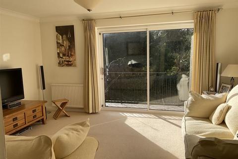 2 bedroom apartment for sale, Knowle Lane, Cranleigh, Surrey