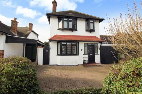 3 bedroom detached house for sale, Somerton Avenue, Westcliff-On-Sea