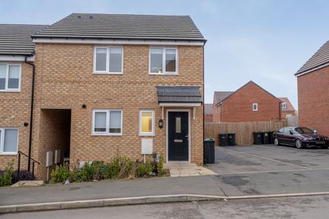 3 bedroom semi-detached house to rent, Slim Drive, Gedling, Nottingham, Nottinghamshire, NG4