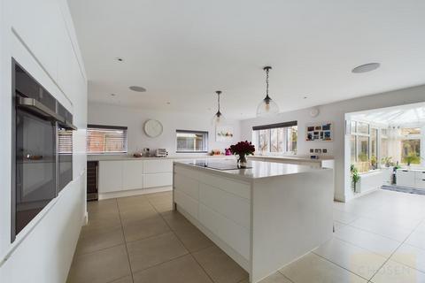 5 bedroom detached house for sale, Brookfield Road, Churchdown, Gloucester