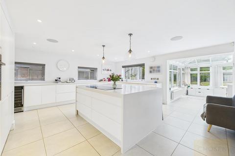 102 Brookfield Road, Churchdown, Gloucester, GL3 2PD