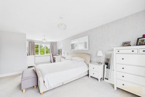 102 Brookfield Road, Churchdown, Gloucester, GL3 2PD