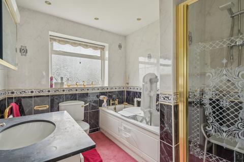 4 bedroom detached house for sale, Holly Close, Farnham Common SL2