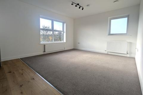 1 bedroom flat to rent, EASTLEIGH   LEIGH ROAD   UNFURNISHED