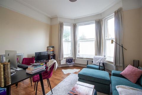 1 bedroom flat for sale, Hazelgrove Road, Haywards Heath