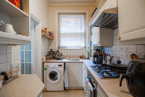 1 bedroom flat for sale, Hazelgrove Road, Haywards Heath