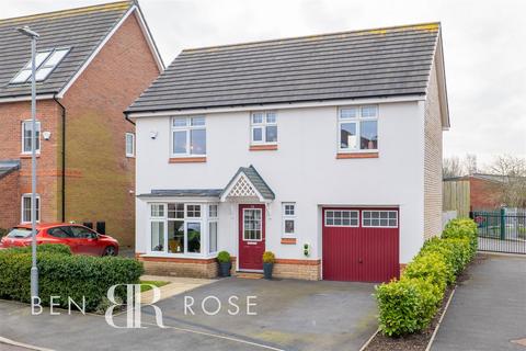 3 bedroom detached house for sale, Spinners Avenue, Bamber Bridge, Preston