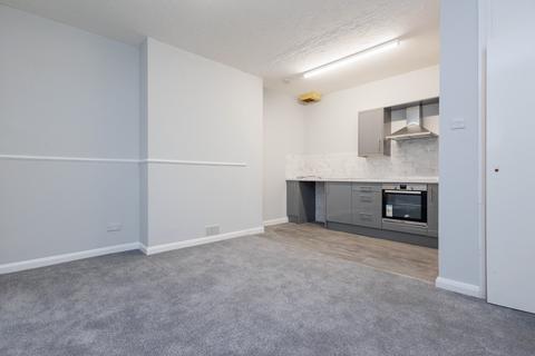 2 bedroom flat to rent, Fir Vale Road, Bournemouth,