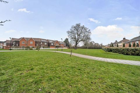 2 bedroom apartment for sale, Oaktree Gardens, New Eltham, London