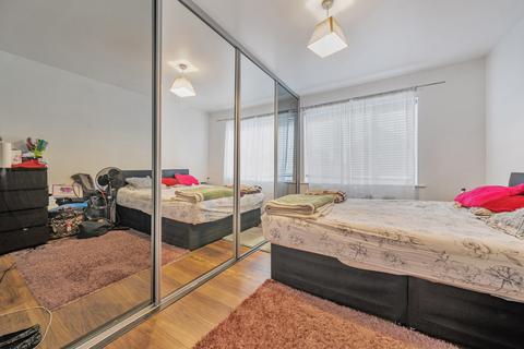 2 bedroom apartment for sale, Oaktree Gardens, New Eltham, London