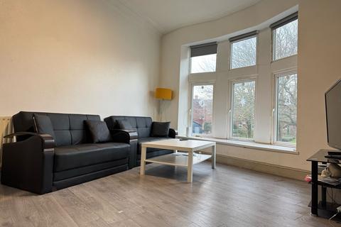 3 bedroom block of apartments to rent, Leeds LS6