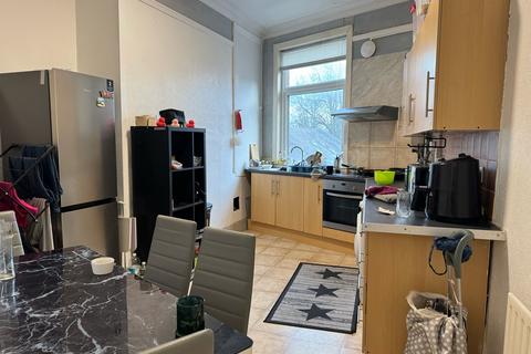 3 bedroom block of apartments to rent, Leeds LS6