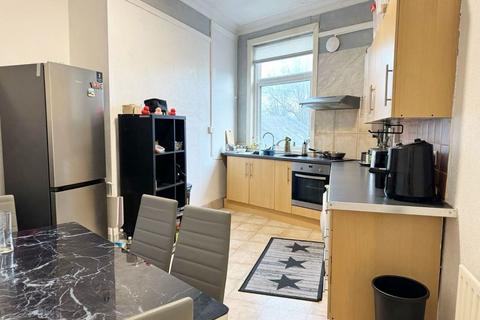 3 bedroom block of apartments to rent, Leeds LS6