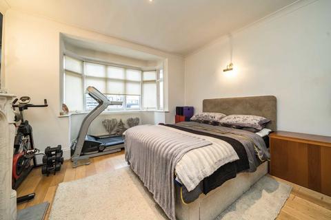 4 bedroom semi-detached house for sale, Syon Park Gardens, Isleworth TW7