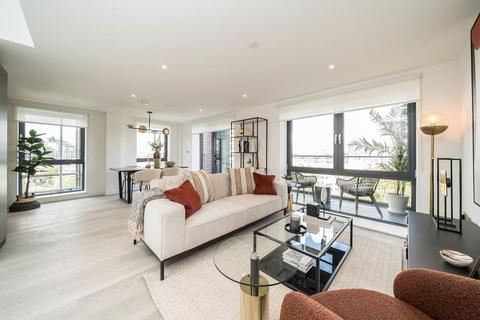 2 bedroom flat for sale, Plough Road, Battersea SW11