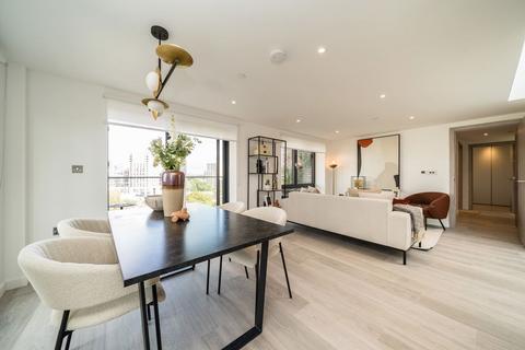 2 bedroom flat for sale, Plough Road, Battersea SW11