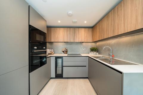 2 bedroom flat for sale, Plough Road, Battersea SW11