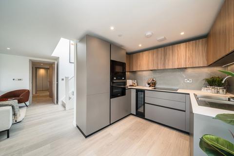2 bedroom flat for sale, Plough Road, Battersea SW11