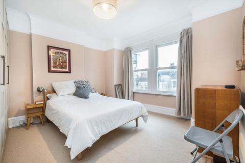 2 bedroom flat for sale, Montem Road, London SE23