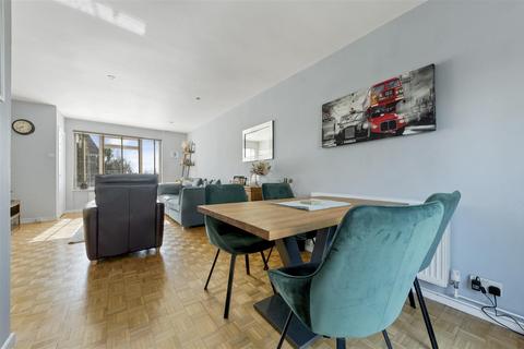 93 The Heights, Beckenham, BR3 5BZ