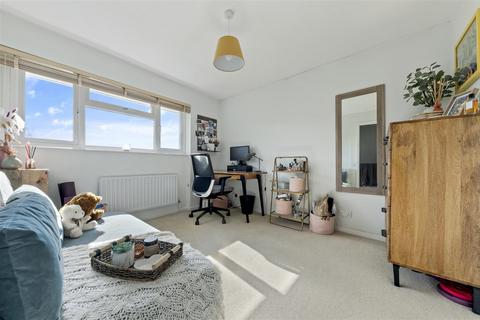 93 The Heights, Beckenham, BR3 5BZ