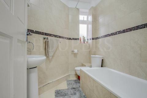 2 bedroom flat for sale, Neasden Lane, London, NW10