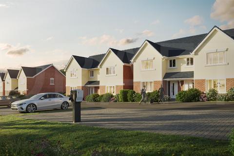 4 bedroom detached house for sale, Chester Road South, Kidderminster