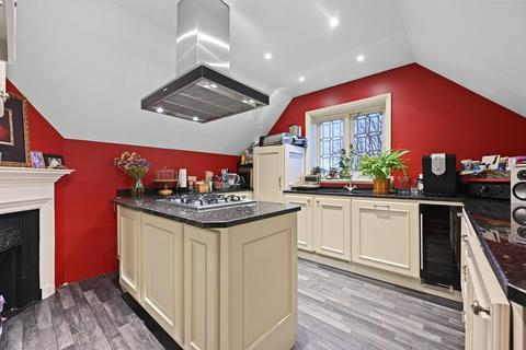 3 bedroom flat for sale, Castlebar Road, Ealing