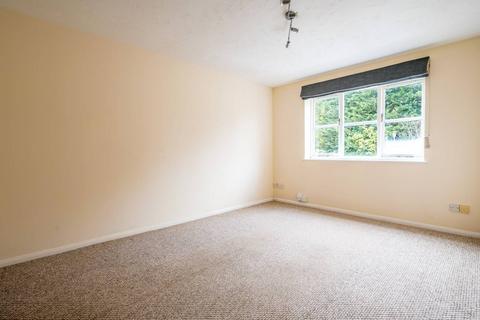 1 bedroom flat to rent, White Rose Lane, Woking, GU22