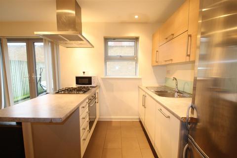 1 bedroom flat to rent, 302 Devons Road, London E3