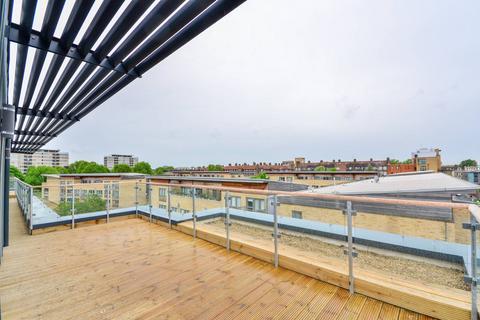 3 bedroom penthouse to rent, Coopers Road, Bermondsey, London, SE1